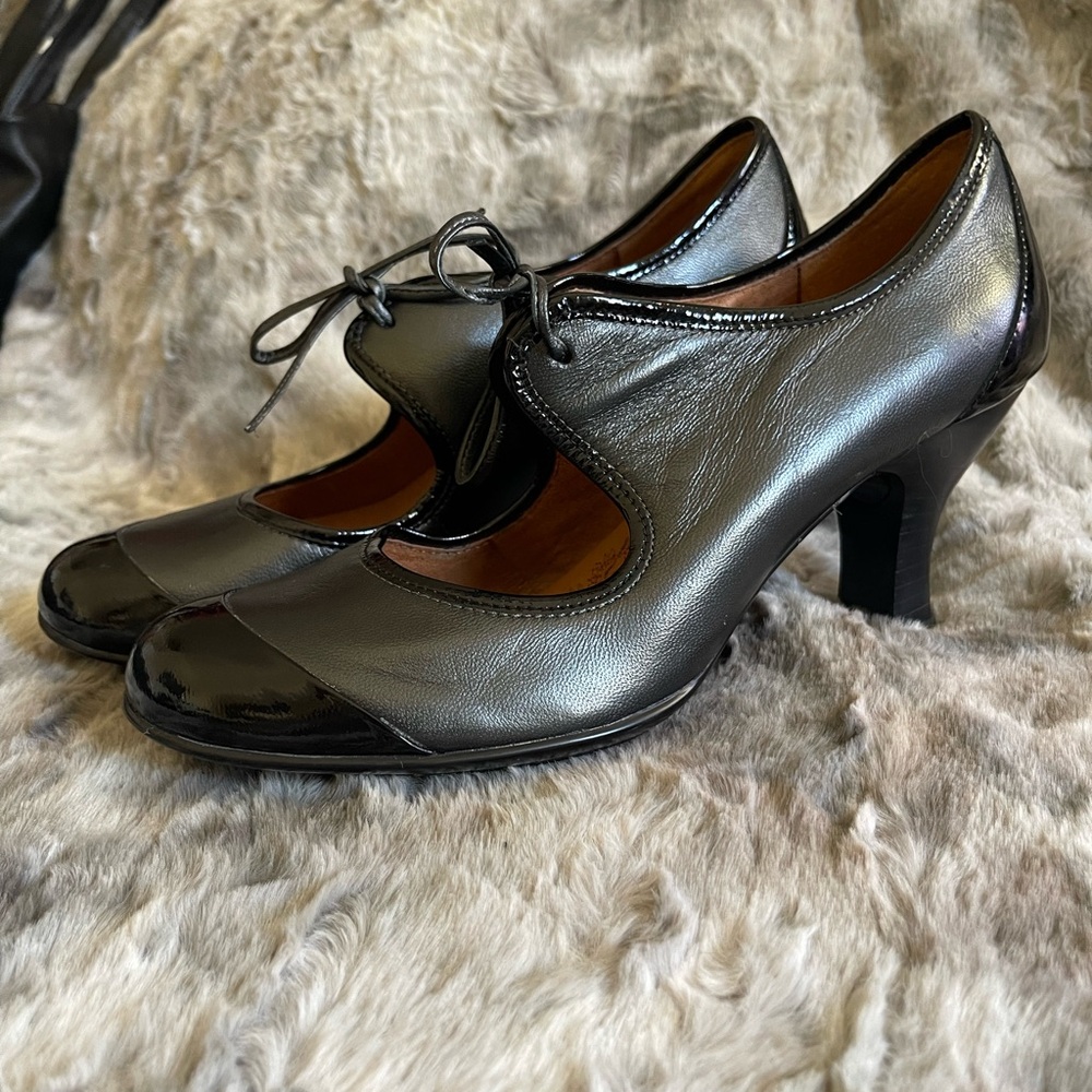 Lace up kitten heels with gray and black two tone detailing